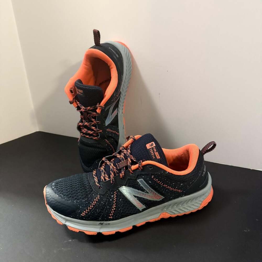 New Balance FuelCore 590v4 All Terrain Women's Trail Running Shoes Size 8.5